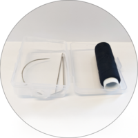 Tråd med nål (Svart)